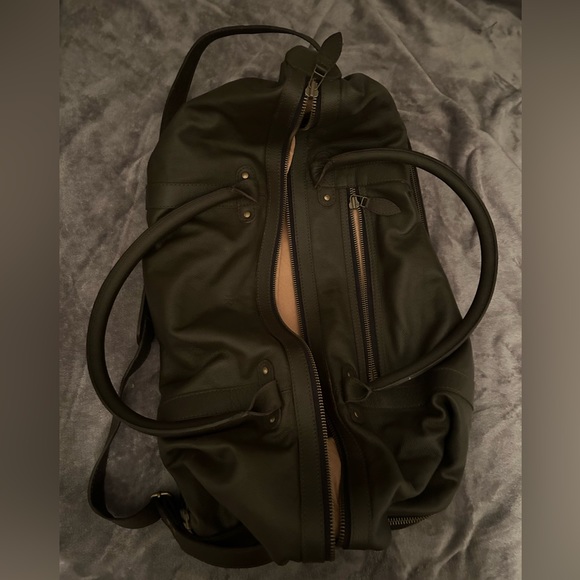 Unisex Leather Duffle Bag - Picture 7 of 8